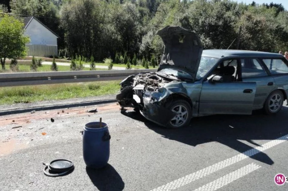 Wypadek na krajówce - pięć osób rannych - zdjęcie 2