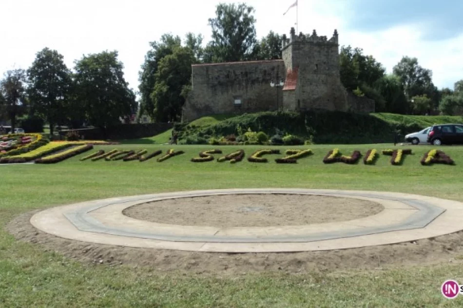 Gwiżdż: 'Dranie zniszczyli karuzelę!' - zdjęcie 2