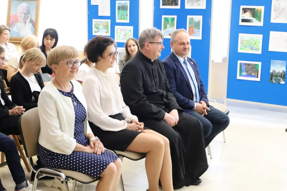XII Gminny Konkurs o Janie Pawle II „Szukałem Was – idziemy za Tobą" - zdjęcie 4