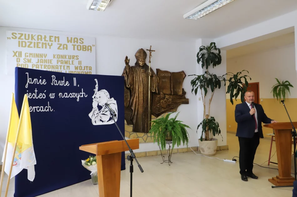 XII Gminny Konkurs o Janie Pawle II „Szukałem Was – idziemy za Tobą" - zdjęcie 9