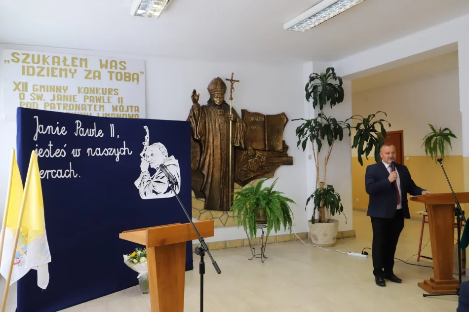 XII Gminny Konkurs o Janie Pawle II „Szukałem Was – idziemy za Tobą" - zdjęcie 10