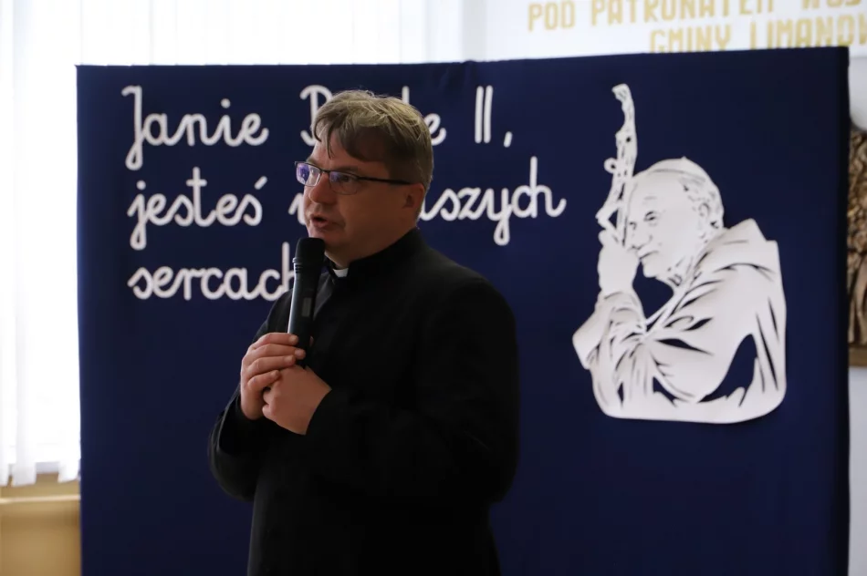 XII Gminny Konkurs o Janie Pawle II „Szukałem Was – idziemy za Tobą" - zdjęcie 18