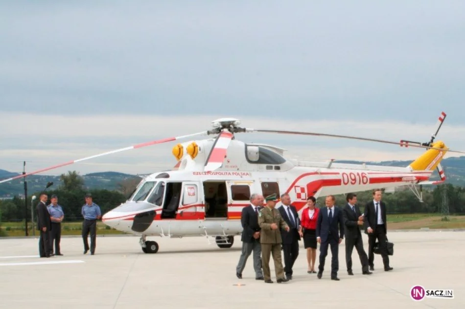 Tusk i Graś na lądowisku Straży Granicznej - zdjęcie 4