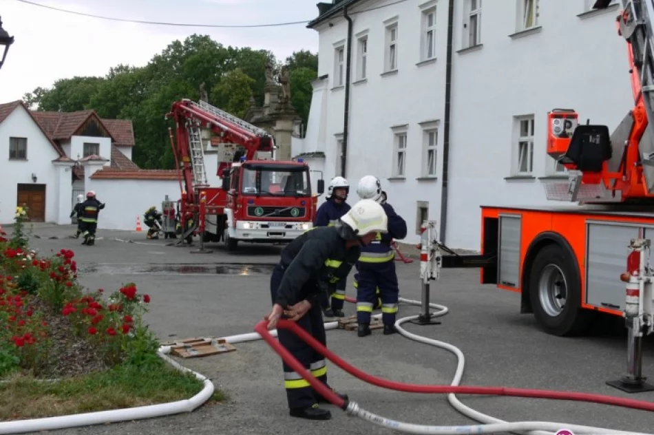Strażacy ruszyli do akcji w Opactwie - zdjęcie 3