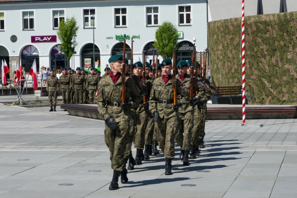 Wielkie wojskowe święto w Limanowej. Wśród gości wicepremier (WIDEO) - zdjęcie 6