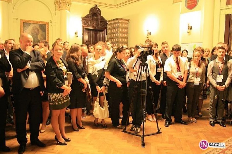 Uczestnicy Forum na spotkaniu z władzami miasta - zdjęcie 2