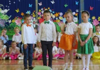 „Koncert dla mamy i taty” zorganizowany przez oddział przedszkolny w SP Stara Wieś - zdjęcie główne