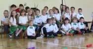 „Koncert dla mamy i taty” zorganizowany przez oddział przedszkolny w SP Stara Wieś - zdjęcie 4