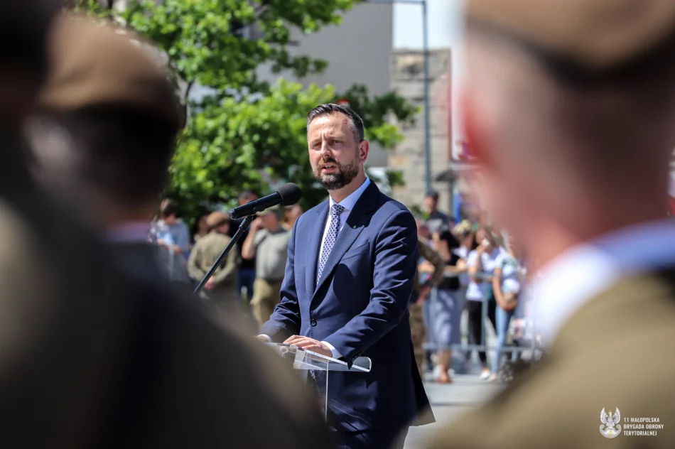W 6 rocznicę istnienia 11 Małopolskiej Brygady Obrony Terytorialnej, żołnierze złożyli uroczystą przysięgę na wierność ojczyźnie - zdjęcie 3