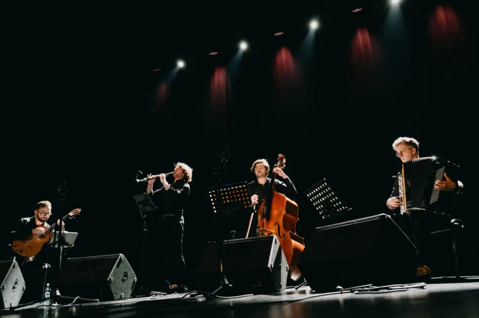 Koncert "Disturb the Silence" zachwycił słuchaczy (ZDJĘCIA) - zdjęcie 7