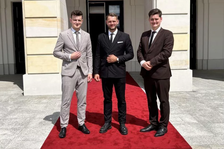 Młodzi radni z zagórzańskich samorządów zaproszeni do Pałacu Prezydenckiego - zdjęcie 2