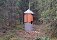 “Bat huts” w limanowskich lasach - zdjęcie główne