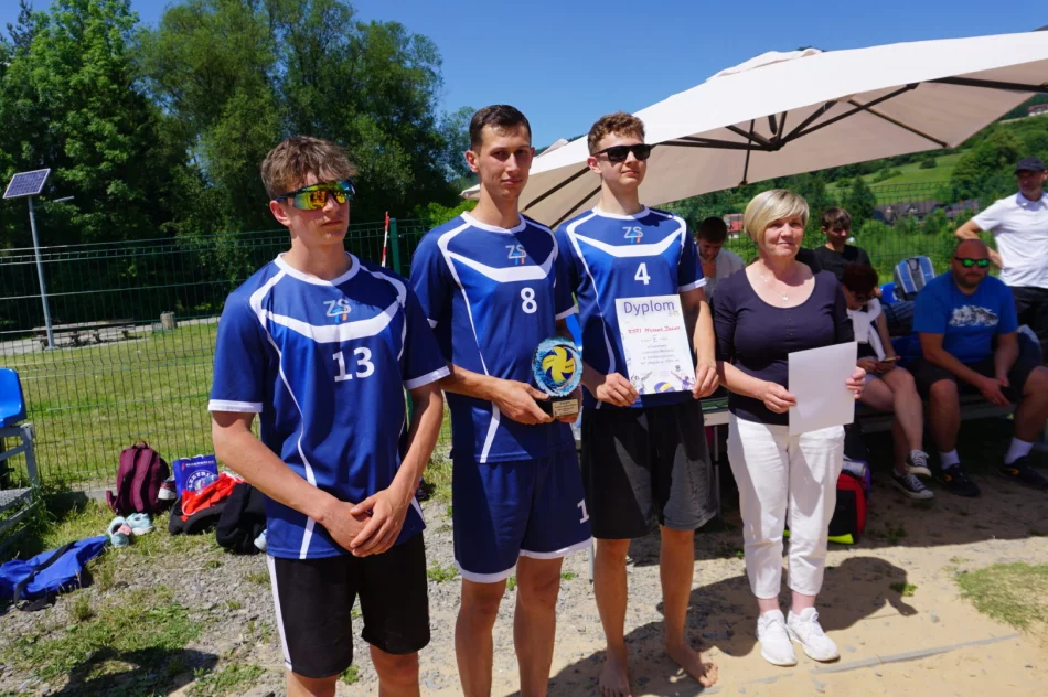 Szkoły średnie walczyły na plaży - zdjęcie 8