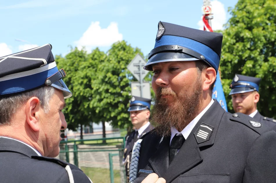 Uroczyste wprowadzenie wozu strażackiego - zdjęcie 6
