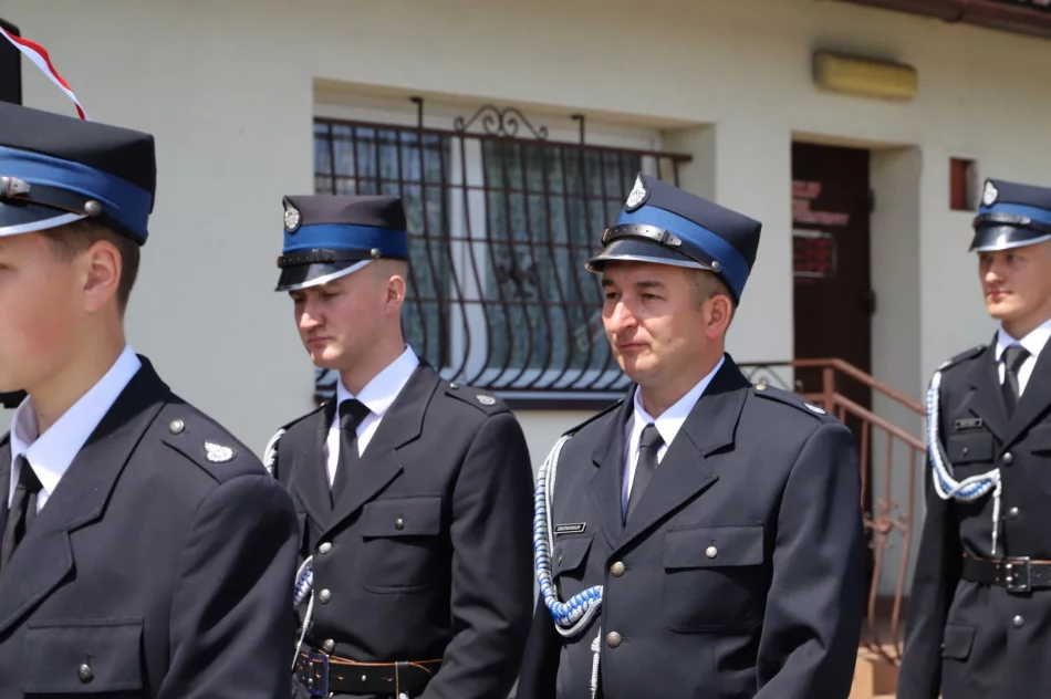 Uroczyste wprowadzenie wozu strażackiego - zdjęcie 19