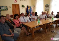 Czerwony, piętrowy i wesoły autobus SLD - zdjęcie główne