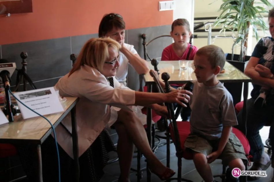 Burmistrz i wójt czytali dzieciom - zdjęcie 2