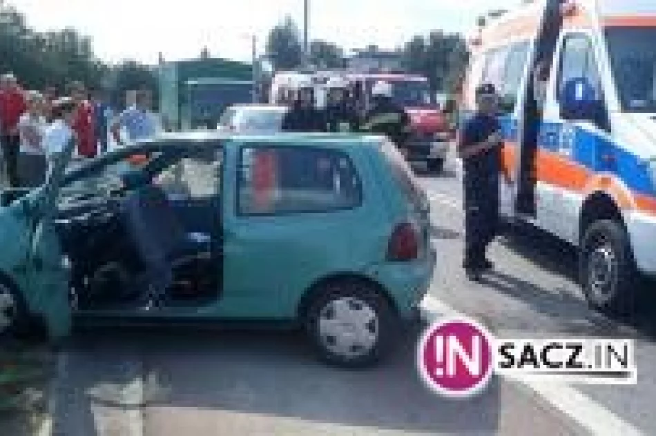 Wypadek na skrzyżowaniu - 7 osób w szpitalu - zdjęcie 4