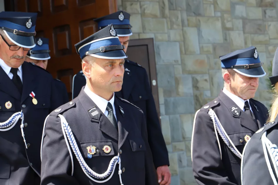 Uroczyste poświęcenie ciężkiego samochodu ratowniczo – gaśniczego SCANIA w OSP Siekierczyna - zdjęcie 12