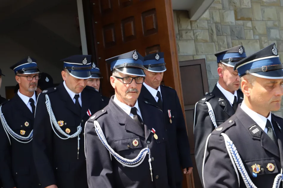 Uroczyste poświęcenie ciężkiego samochodu ratowniczo – gaśniczego SCANIA w OSP Siekierczyna - zdjęcie 13
