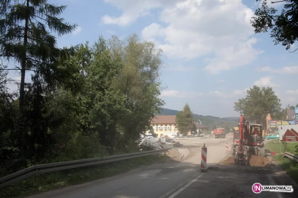 Kierowcy stoją w dużych korkach - zdjęcie 3