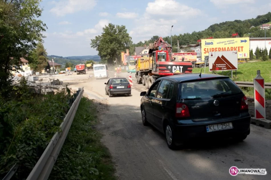 Kierowcy stoją w dużych korkach - zdjęcie 4