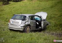 W trakcie wypadku wyskoczył z samochodu - zdjęcie główne