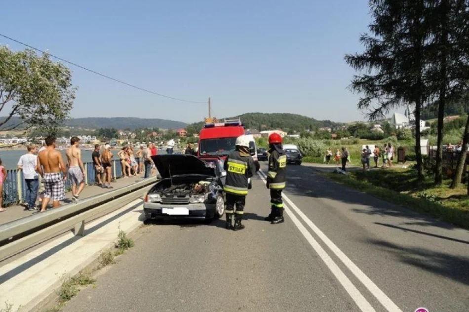 Zderzenie dwóch samochodów osobowych - zdjęcie 2