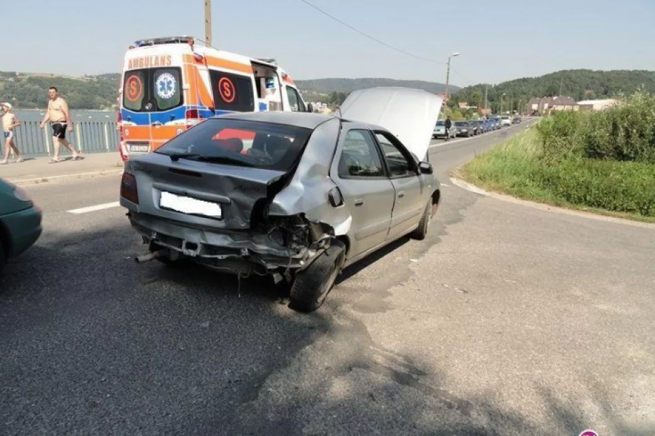 Zderzenie dwóch samochodów osobowych - zdjęcie 3