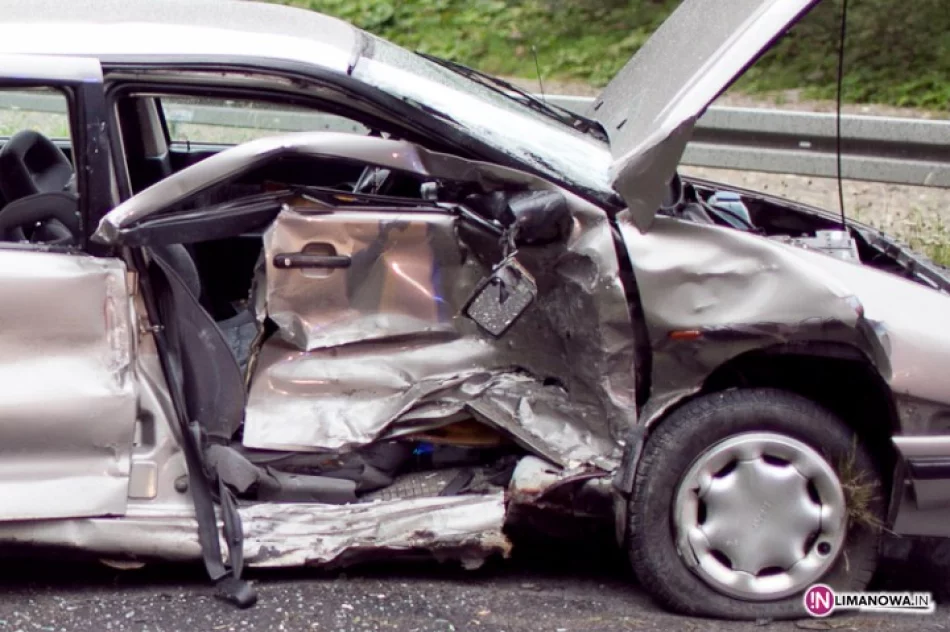 9 osób poszkodowanych w wypadku - zdjęcie 2