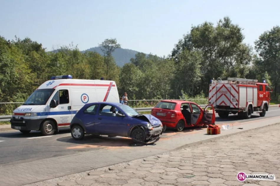 Pięć osób poszkodowanych w wypadku - zdjęcie 2
