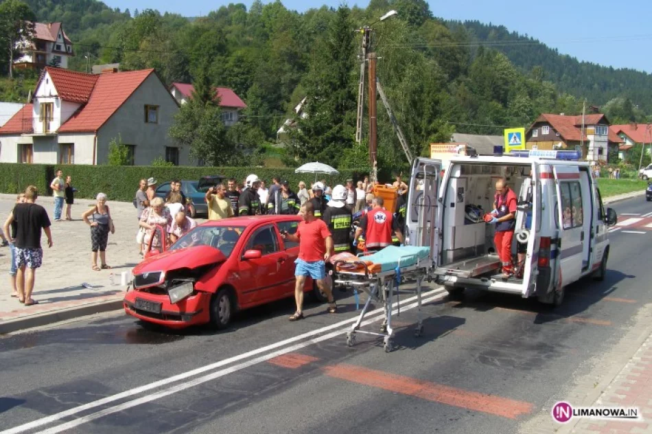 Pięć osób poszkodowanych w wypadku - zdjęcie 3