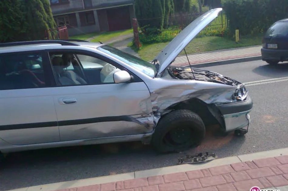 Ford wymusił pierwszeństwo - kierowca w szpitalu - zdjęcie 2