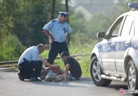 Chcieli wyszarpać zatrzymanych - zdjęcie główne