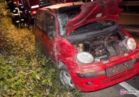 Samochód uderzył w skarpę - zdjęcie główne