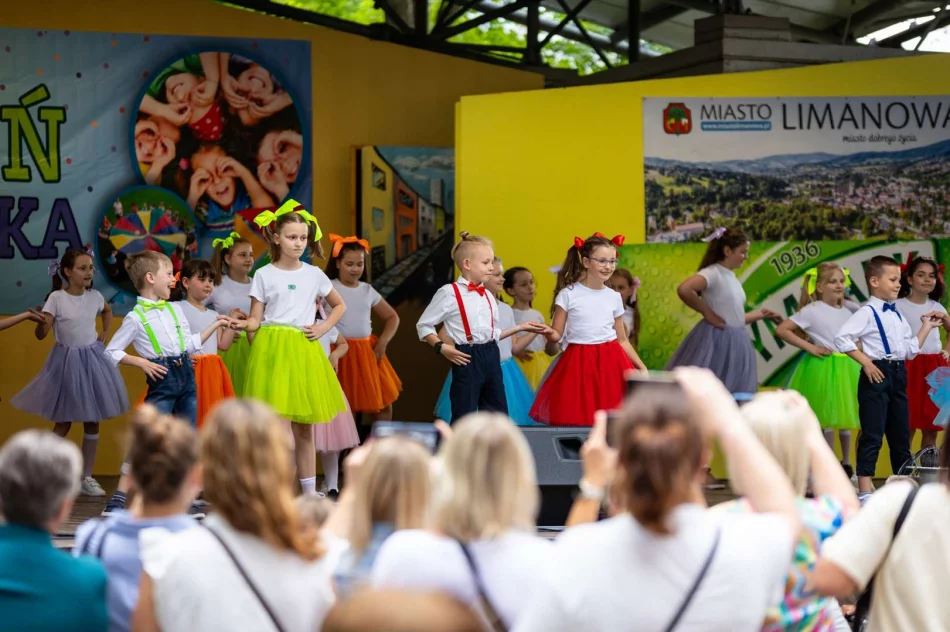 Zabawa, konkurencje i artystyczne występy (ZDJĘCIA i wideo z Talent Show) - zdjęcie 2