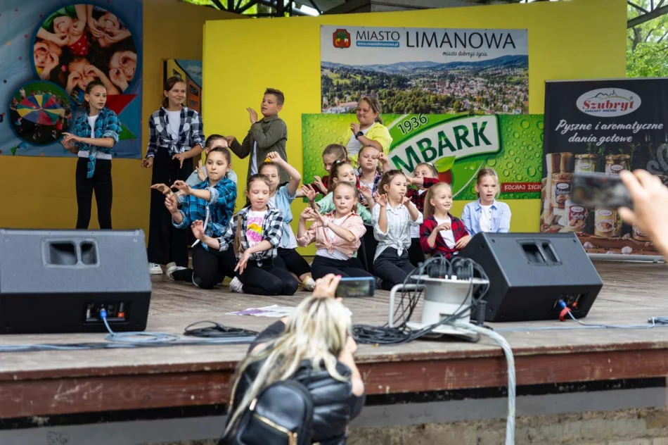Zabawa, konkurencje i artystyczne występy (ZDJĘCIA i wideo z Talent Show) - zdjęcie 4