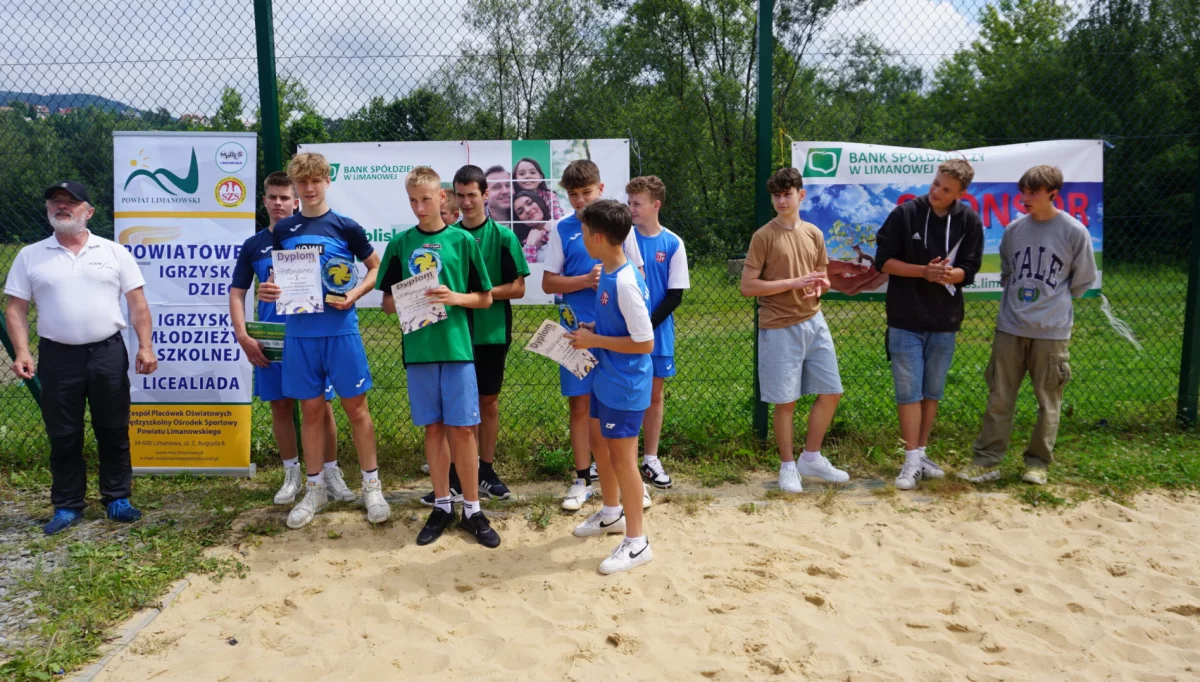 SP Mordarka na 1 miejscu w Powiatowych Igrzyskach Młodzieży Szkolnej w piłce siatkowej plażowej