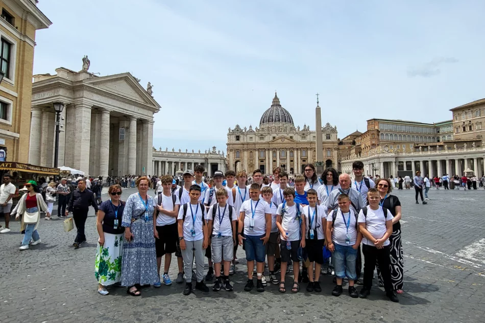  Chór Chłopięcy Bazyliki Matki Boskiej Bolesnej odbył trasę koncertową śladami 2 Korpusu Polskiego - zdjęcie 4