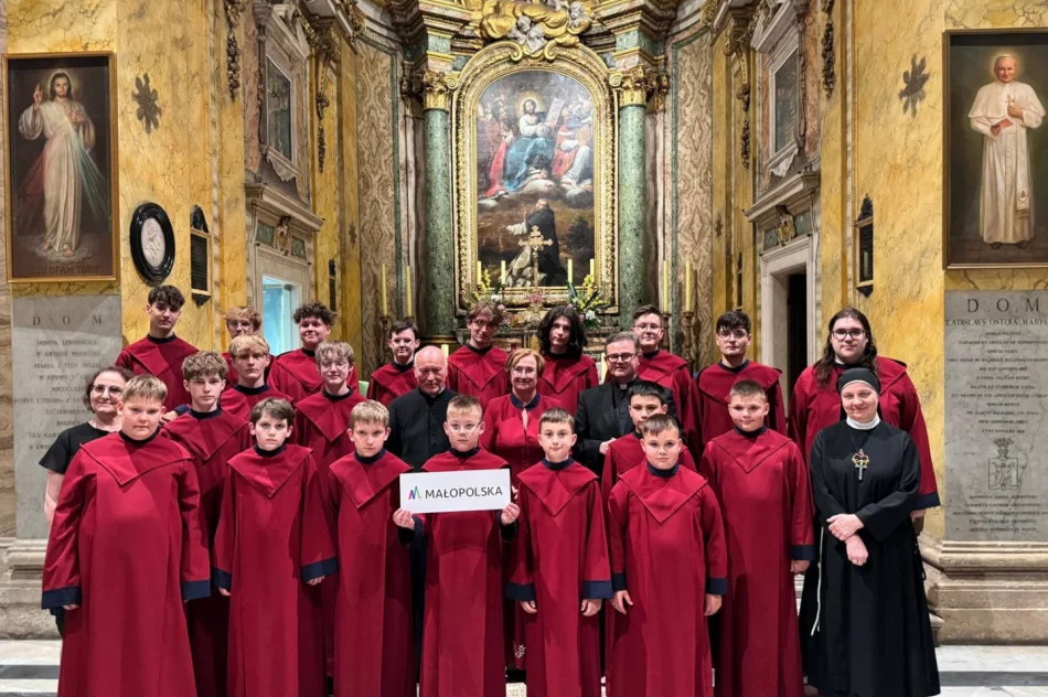  Chór Chłopięcy Bazyliki Matki Boskiej Bolesnej odbył trasę koncertową śladami 2 Korpusu Polskiego - zdjęcie 5