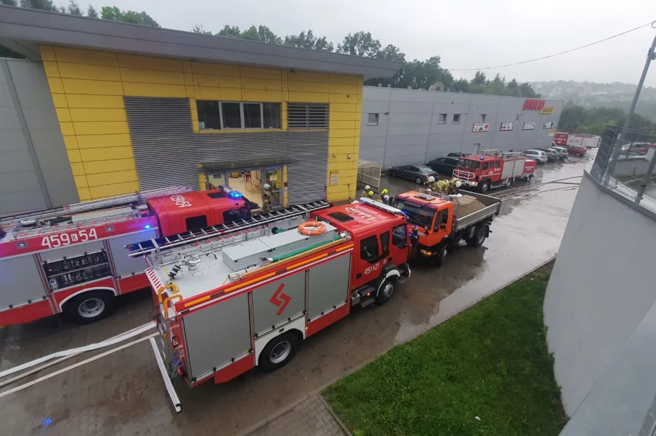 Kilkanaście interwencji po intensywnych opadach - zdjęcie 6