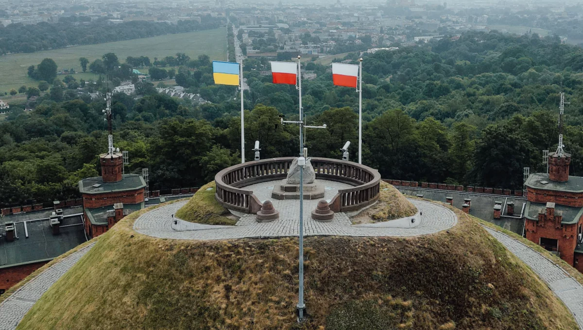 Flaga ukraińska na Kopcu Kościuszki/fot.: MUW Kraków