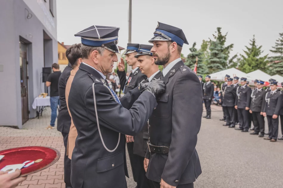 ​Jubileusz 90-lecia OSP w Skrzydlnej: uroczyste obchody i wyróżnienia - zdjęcie 15