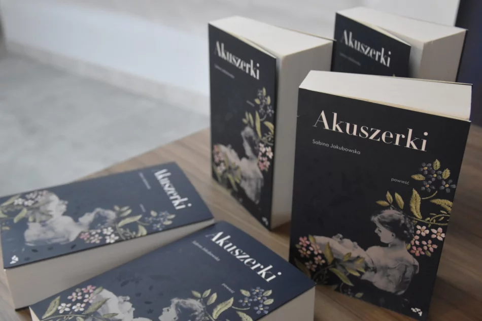 W Miejskiej Bibliotece Publicznej w Limanowej odbyło się spotkanie autorskie z Sabiną Jakubowską - zdjęcie 3