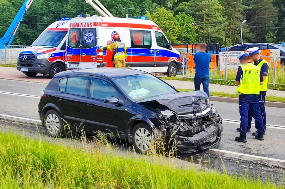 Wahadło na "krajówce" po zderzeniu 3 aut - zdjęcie 2