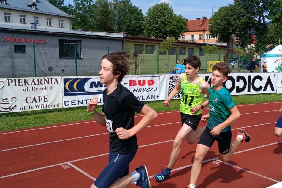Udane starty zawodników Klubu Sportowego „Limanowa Forrest” w Suchej Beskidzkiej - zdjęcie 7