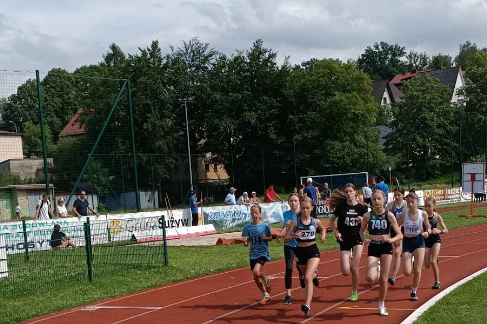 Udane starty zawodników Klubu Sportowego „Limanowa Forrest” w Suchej Beskidzkiej - zdjęcie 9