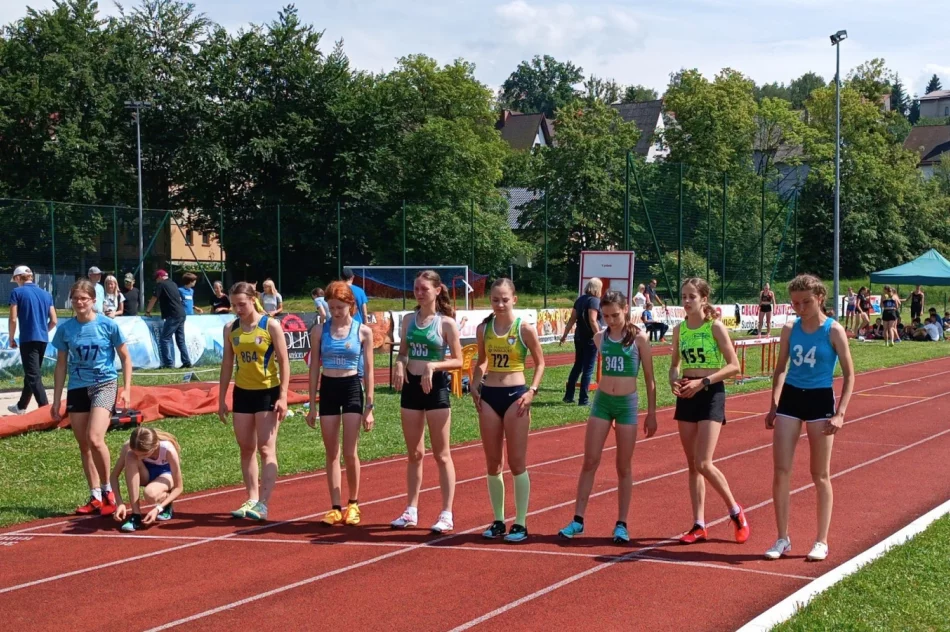 Udane starty zawodników Klubu Sportowego „Limanowa Forrest” w Suchej Beskidzkiej - zdjęcie 11