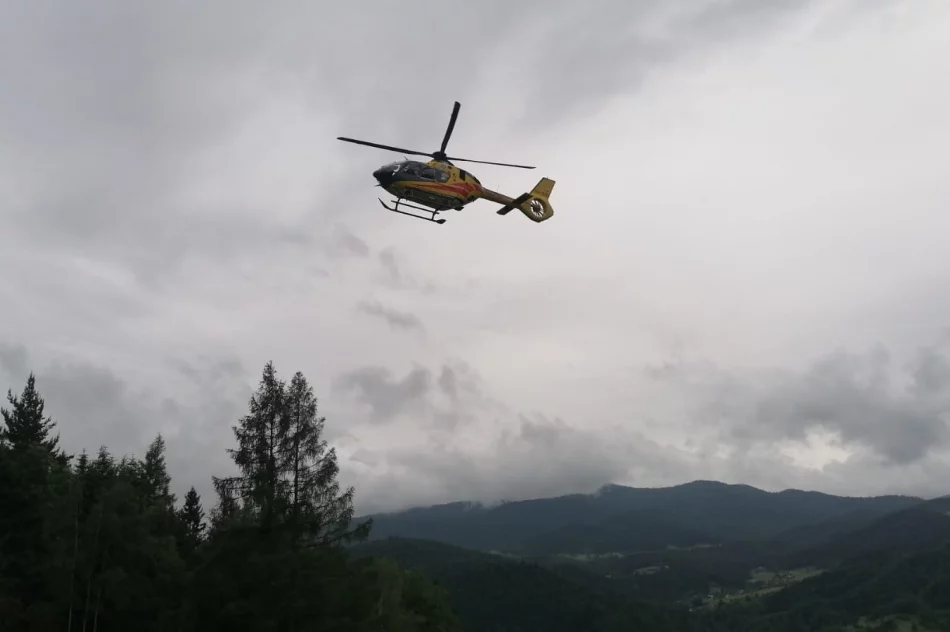 Mężczyzna spadł z rusztowania. Nieprzytomnego zabrał śmigłowiec  - zdjęcie 5