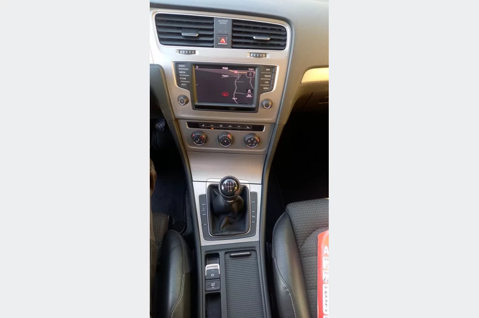 VOLKSWAGEN GOLF VII -1,6tdi bez korozji kompl. dok. serwis-zarejestrowany  fv-vat - zdjęcie 27